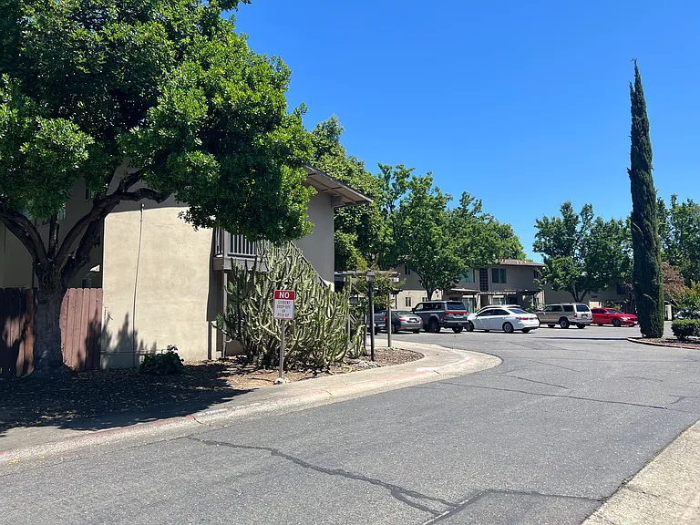 Coloma Garden — Photo 13