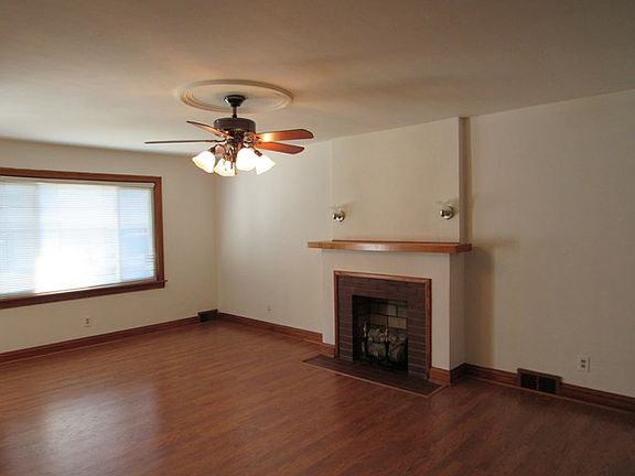 5th image of 108 Mankin Ave