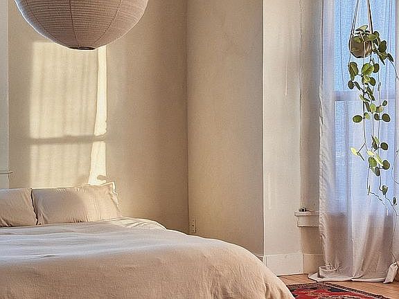 4th image of 418 Inca St