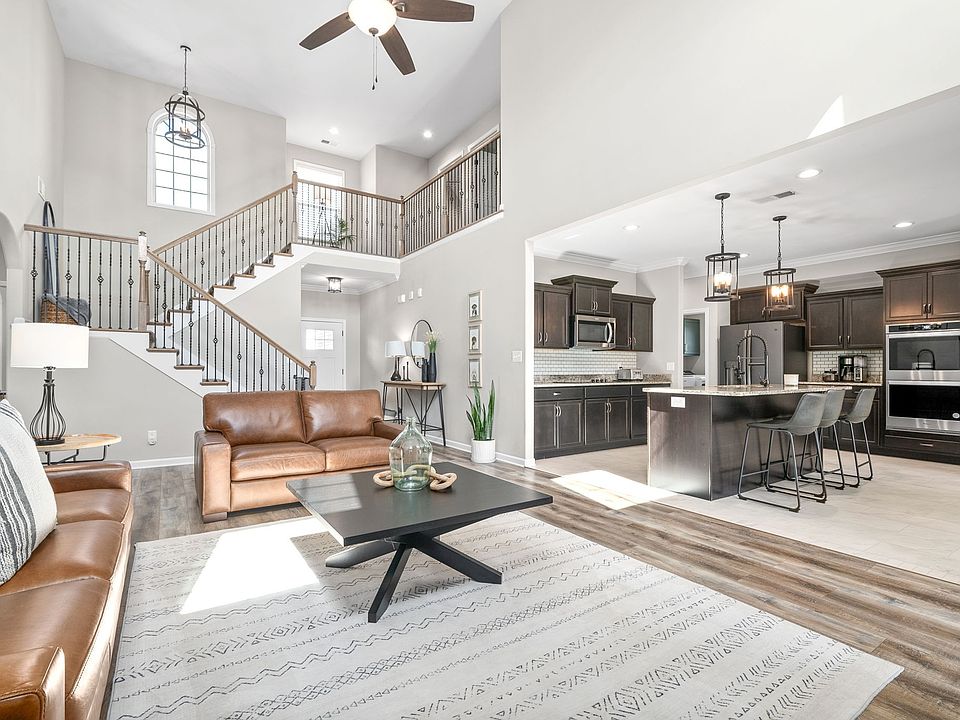 1st image of 106 Antebellum Ct