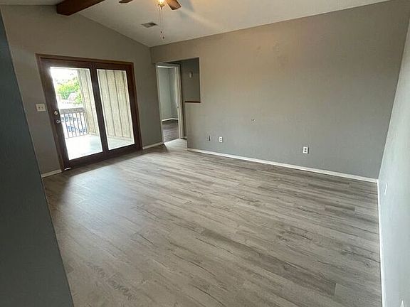 2nd image of 611 W Washington St APT 8