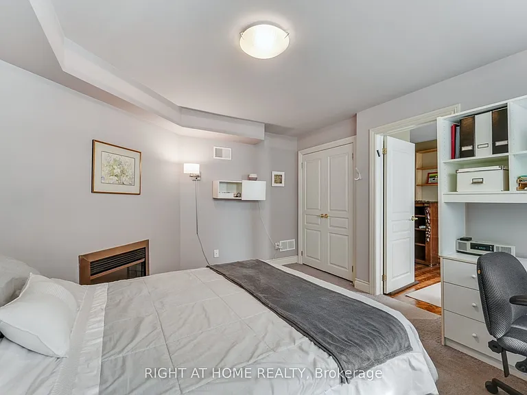 25 Clarendon Ave — Photo 26