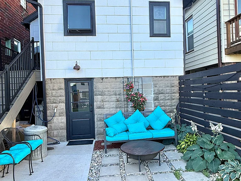 718 Pierce St — Photo 1