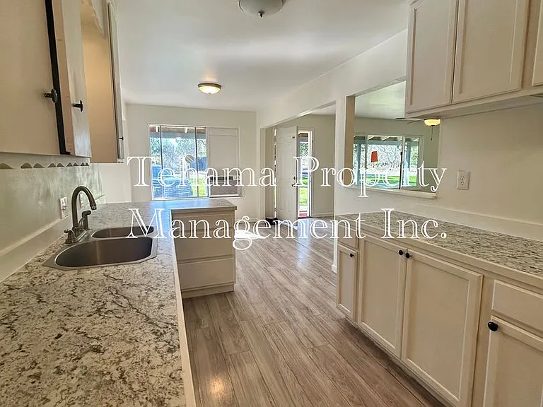 24850 5th Ave — Photo 8