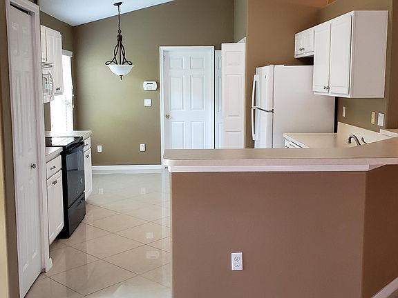 4th image of 3882 San Miguel Ln