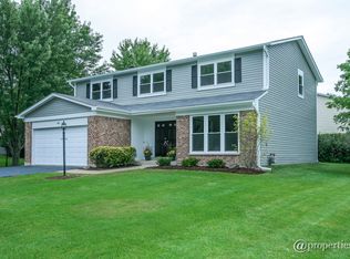 991 Georgetowne Ln, Barrington, IL 60010