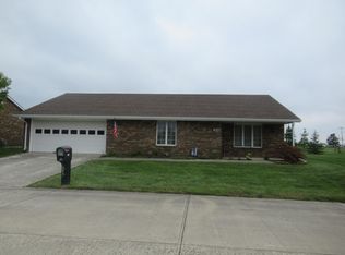 607 Circle Dr, London, OH 43140