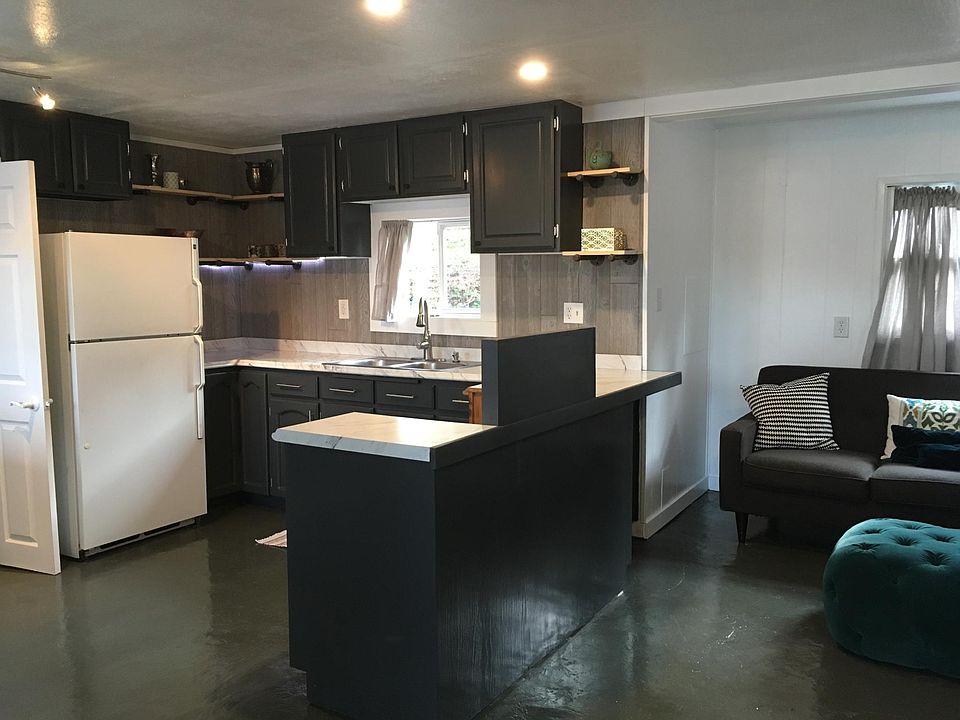 1st image of 4495 Hawthorne Ave W #B