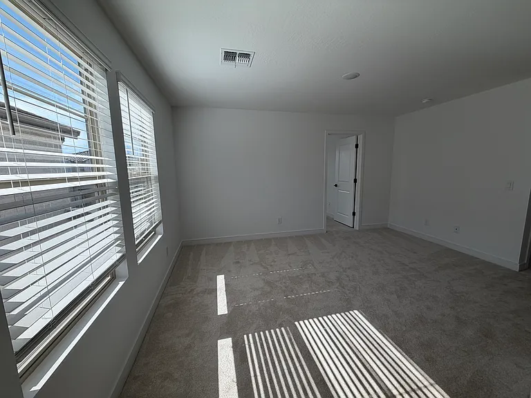 8015 W Royal Palm Rd — Photo 30