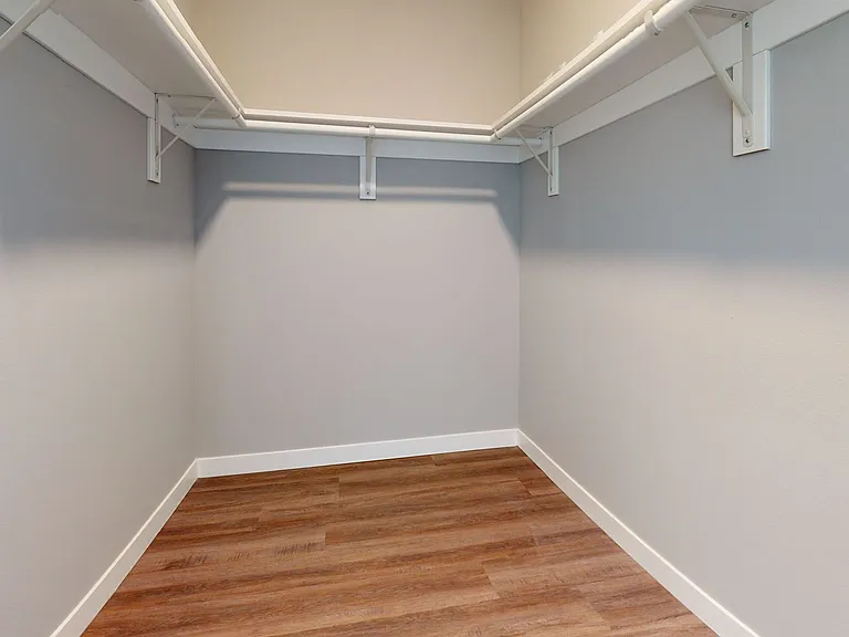 618 Autumn Wood Pkwy — Photo 143