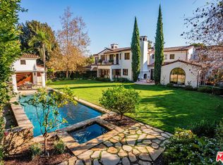 1611 Old Oak Rd, Los Angeles, CA 90049