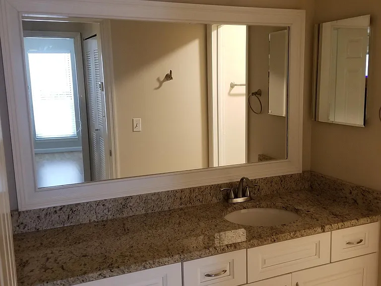 526 Granville Ct #526 — Photo 9