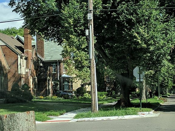 5th image of 14165 Woodmont Ave
