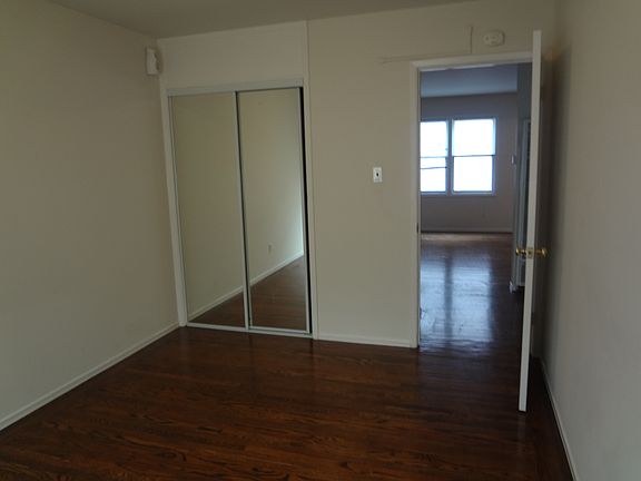 5th image of 2921 Taraval St APT 5