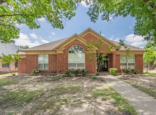 1301 Woodthorpe Dr, Mesquite, TX 75181