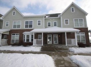 1057 Providence Cmn, Sun Prairie, WI 53590