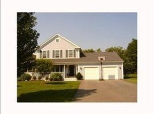 165 Island Dr, Middletown, RI 02842