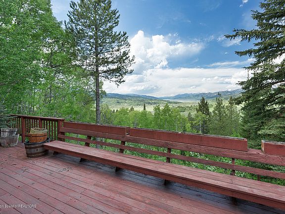 5th image of 1104 Alpine Hills Dr
