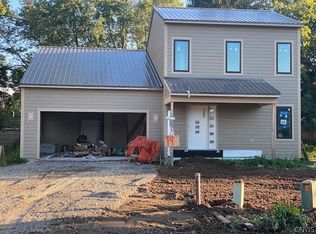 105 Xavier Woods Cir, Syracuse, NY 13210
