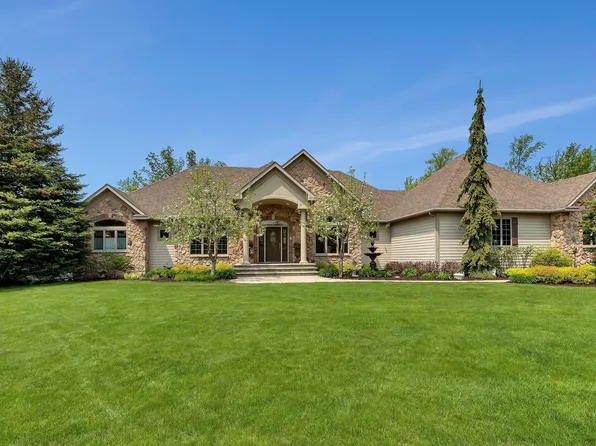 1716 Blackberry Cir, Sartell, MN 56377