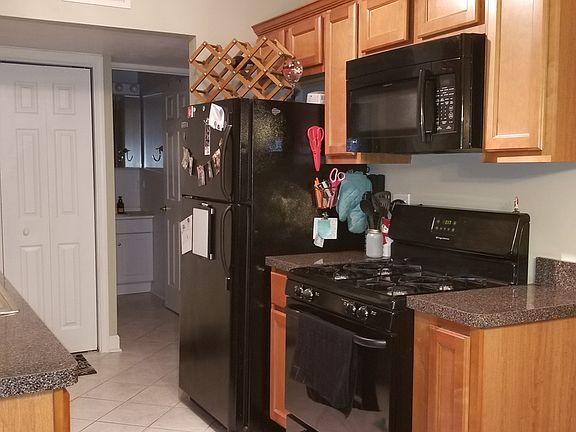 5th image of 16W505 Mockingbird Ln APT 206
