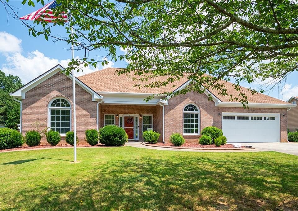1st image of 60 Legend Creek Ln