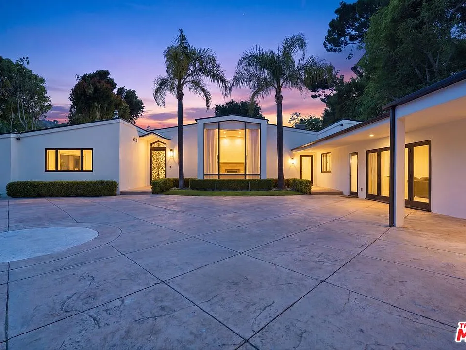 999 Casiano Rd