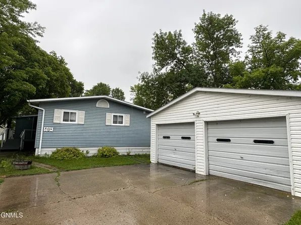 1324 Western Park Vlg, Jamestown, ND 58401