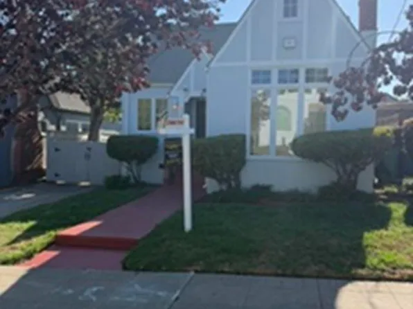 5421 Brann St, Oakland, CA 94619