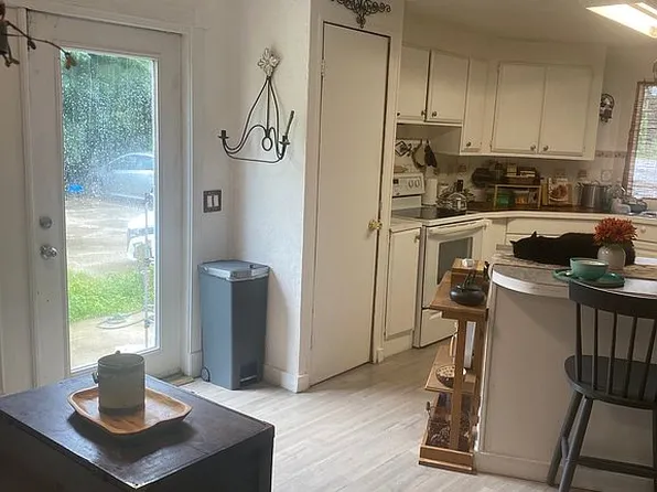 8065 Ebson Dr, North Fort Myers, FL 33917