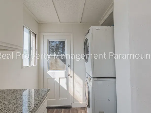 Beautiful Two Bedroom Apartment, 5107 Westhaven St, Los Angeles, CA 90016