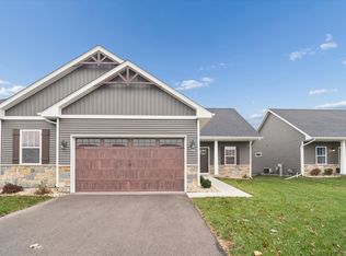 505 Anjali Ct, Sycamore, IL 60178