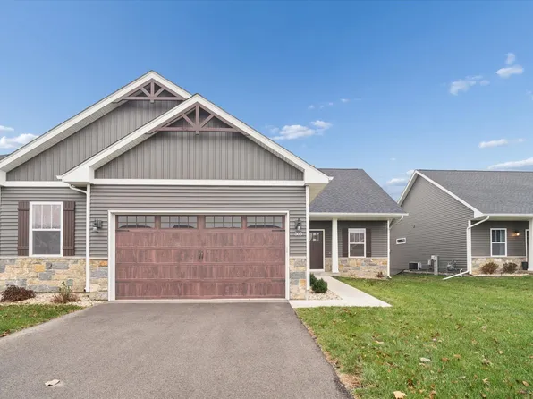 505 Anjali Ct, Sycamore, IL 60178