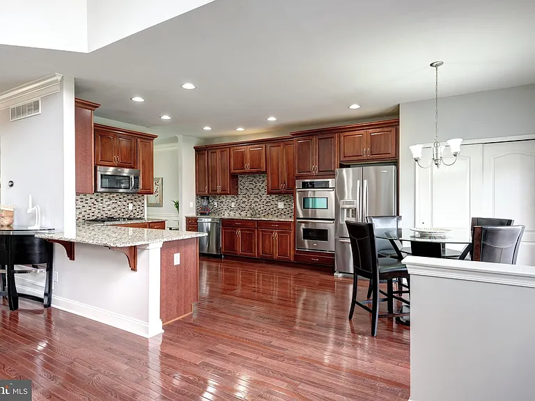 2604 Rockledge Ct — Photo 20