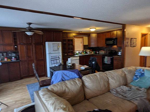 2nd image of 118 25th St W #2