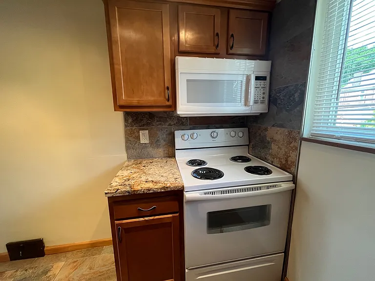 140 Lacrosse St #B3 — Photo 3