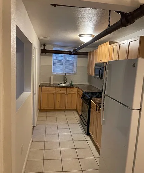1481 Ash St #9 — Photo 5