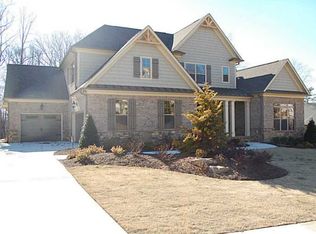 5023 Glen Forrest Dr, Flowery Branch, GA 30542