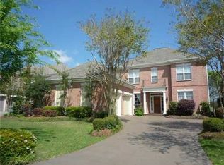 110 Harbour Town Ct, New Orleans, LA 70131
