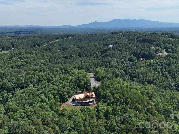 590 Boulder Rdg, Lake Lure, NC 28746