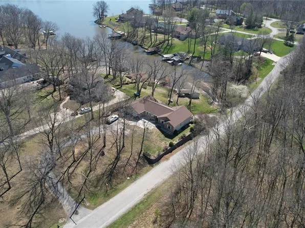 7 Denzel Dr, Greenville, IL 62246