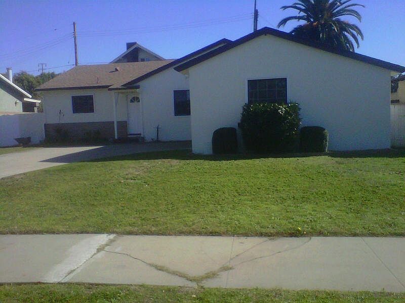 1st image of 1042 N Bender Ave
