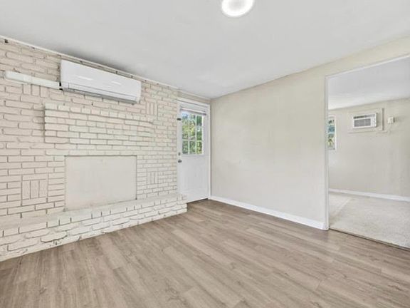 4th image of 4008 Watson Rd