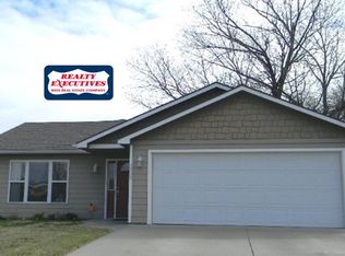 2520 Brookville Cir, Manhattan, KS 66502
