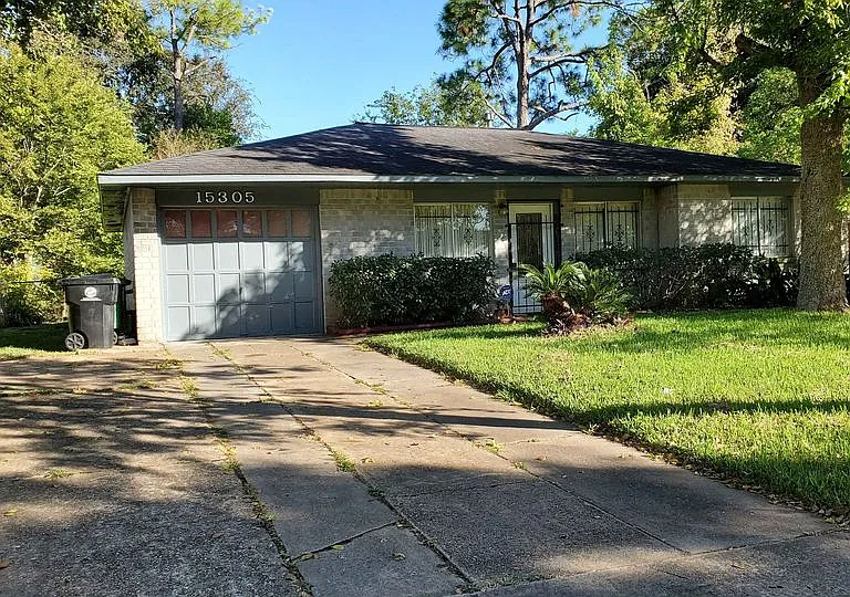 15305 Corsair Rd — Photo 1