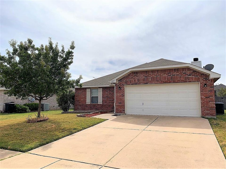 1st image of 229 Arrowhead Dr
