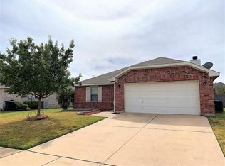 229 Arrowhead Dr, Burleson, TX 76028