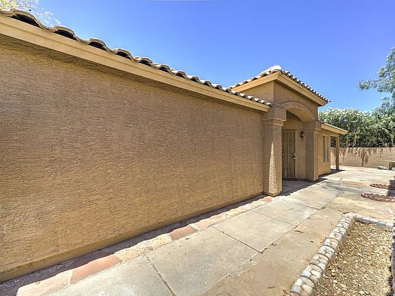 4th image of 5958 W Drake Ct