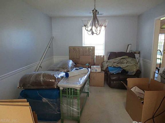 2nd image of 2120 Bloomsbury Ln