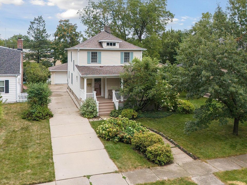 1st image of 209 Forest Park Blvd